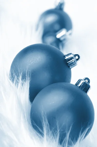 Bolas de Navidad con nieve — Foto de Stock