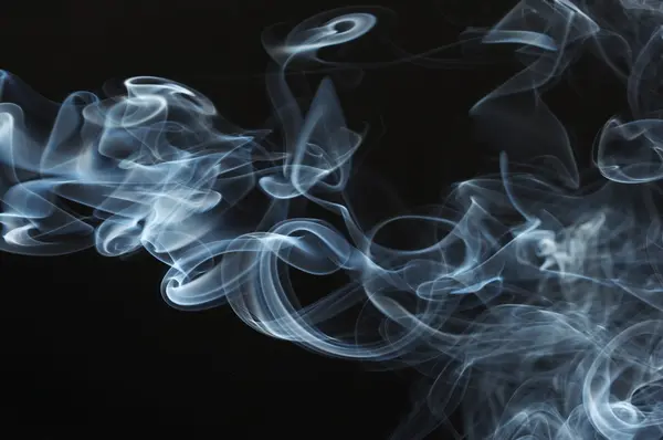 Fluxos de uma fumaça — Fotografia de Stock