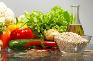 taze sebze, meyve ve diğer gıdalar.