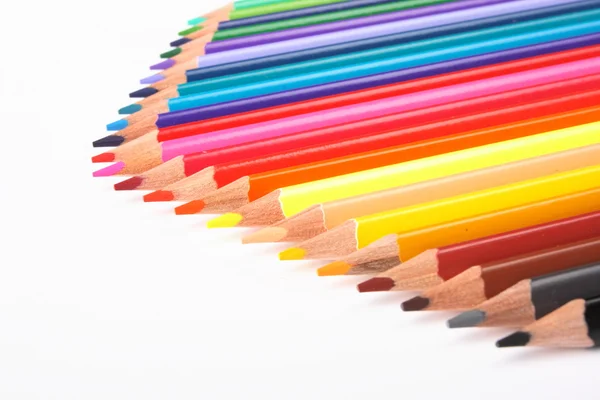 Crayons de couleur sur fond blanc — Photo