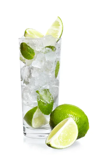 Menta, vodka con hielo de lima — Foto de Stock