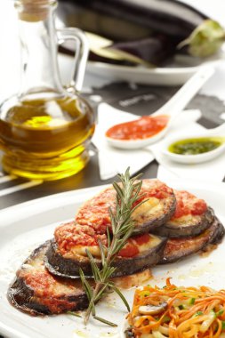 Közlenmiş Patlıcan salatası ile