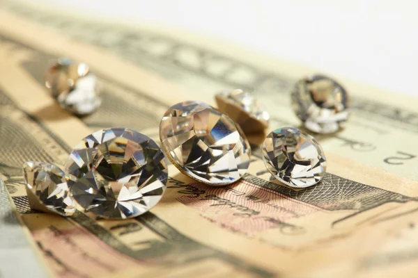 Dinheiro e jóias — Fotografia de Stock