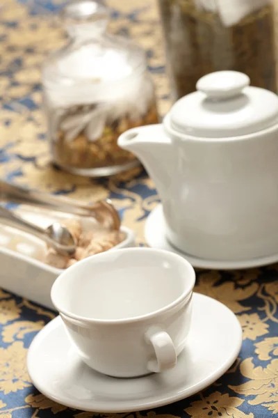 ティーポットと紅茶 1 杯 — ストック写真