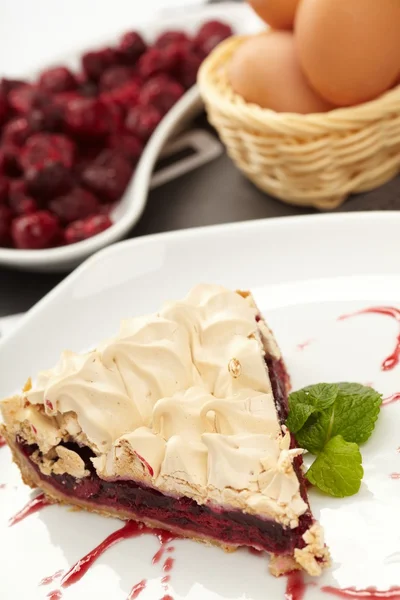 Cherry strudel with mint — Stock Photo, Image