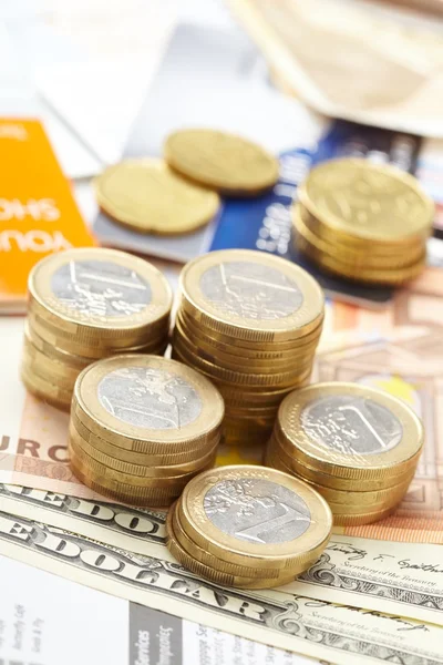 Geld op tafel — Stockfoto