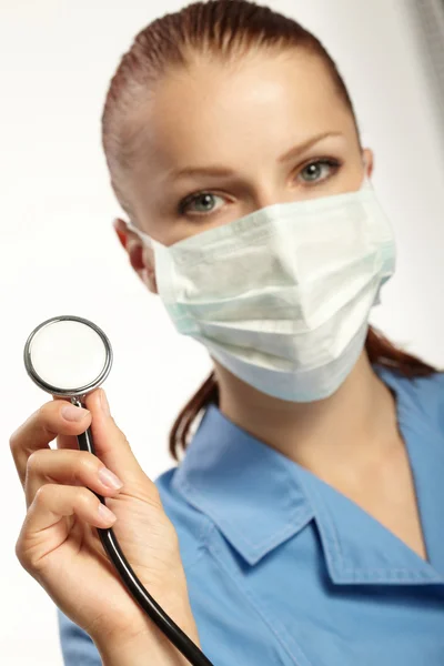 Médico na máscara do cirurgião — Fotografia de Stock