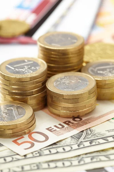 Geld op tafel — Stockfoto