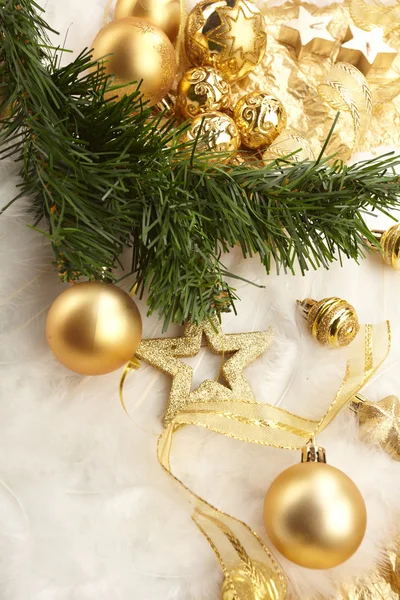 Palle di Natale in oro Foto Stock Royalty Free
