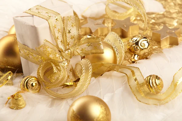 Bolas de Navidad de oro — Foto de Stock