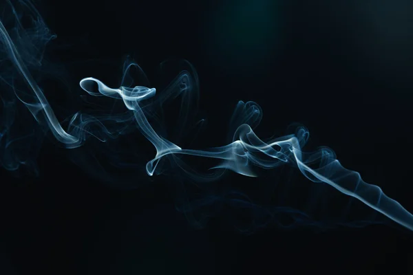 Fumée sur le fond noir — Photo