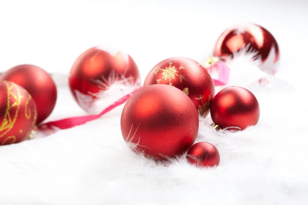 पांढरा पार्श्वभूमीवर ख्रिसमस चेंडू — स्टॉक फोटो, इमेज
