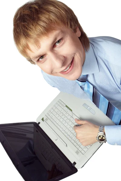 拿着手提电脑的年轻人 — 图库照片
