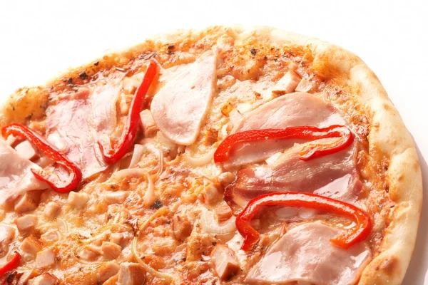 Pizza com pimenta e presunto — Fotografia de Stock