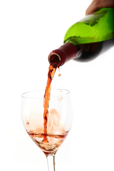 Červené víno naplnění sklenice, nápoj — Stock fotografie