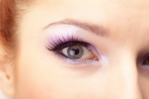 Woman eye with fashion make-up — Stock Photo, Image