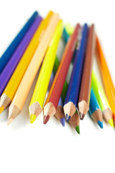 白い背景の色鉛筆 — ストック写真