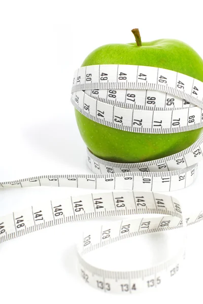 Grüne Äpfel messen den Meter, Sportäpfel — Stockfoto