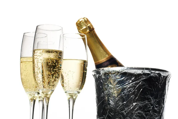 Champagner-Flöten und Eiskübel — Stockfoto