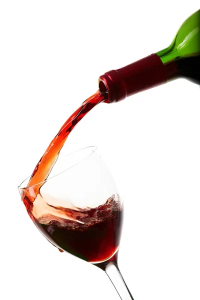 Rotwein in ein Glas füllen, trinken — Stockfoto