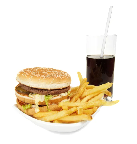 हॅम्बर्गर जेवण फ्रेंच फ्रीज आणि सोडा जवळ-अप सेवा केली — स्टॉक फोटो, इमेज