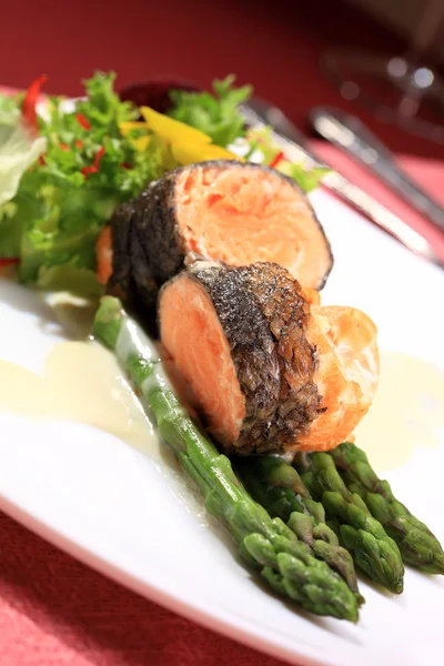 stock image Rosemary roasted salmon served with asparagus