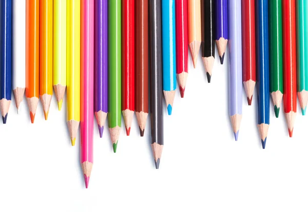 Pensil warna pada latar belakang putih — Stok Foto