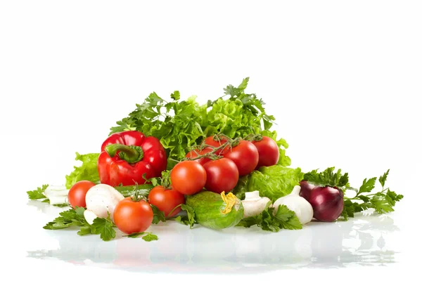 Свежие овощи, фрукты и другие продукты питания — стоковое фото