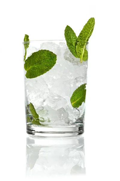 Vodka al ghiaccio alla menta — Foto Stock