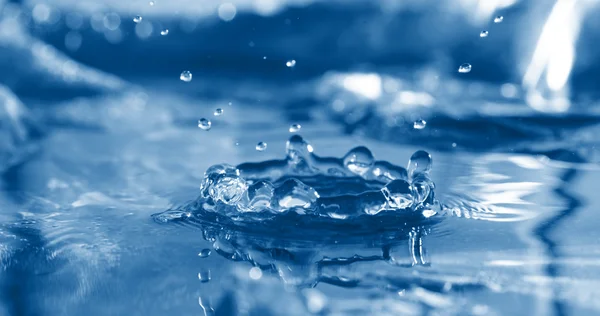 Salpicadura de gotas de agua —  Fotos de Stock