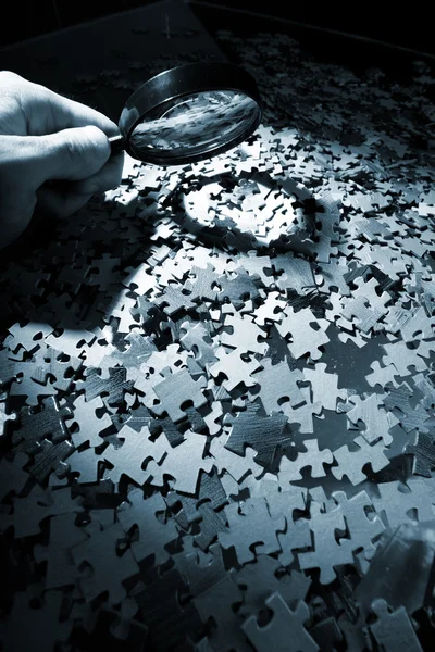 Lupe, Puzzle — Stockfoto