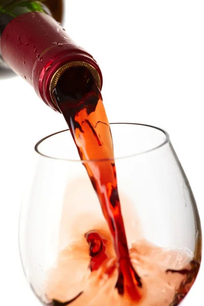 Κόκκινο κρασί γέμισμα ενός ποτηριού, ποτό — Φωτογραφία Αρχείου