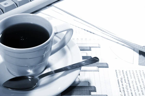 Kopje koffie op kantoor — Stockfoto