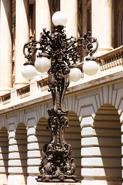 Lampione nel Castello di Buda, Budapest, Ungheria — Foto Stock
