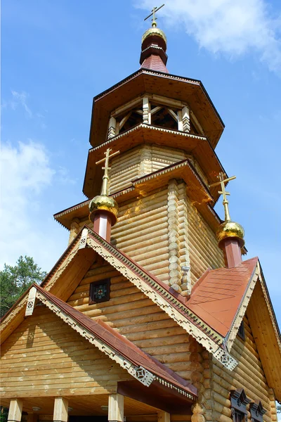 木造の礼拝堂のフラグメント — ストック写真