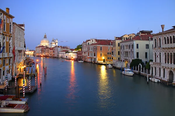 Venedig, Canal Grande in der Abenddämmerung — Stockfoto