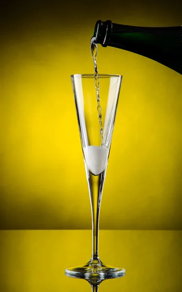 Fluxos de champanhe — Fotografia de Stock