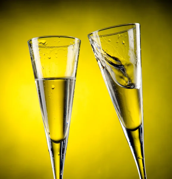 シャンパンの 2 枚のガラス — ストック写真