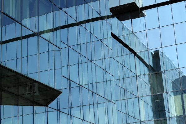 Edificio de pared de vidrio — Foto de Stock
