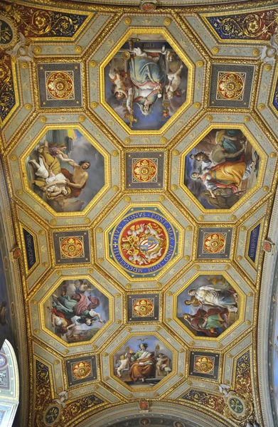 Vatikan Müzeleri boyalı tavan — Stok fotoğraf