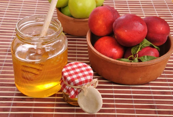 Honing en fruit — Stockfoto