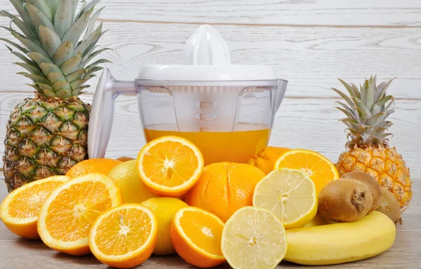 Fruit Juicer — Stock Photo, Image