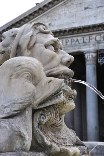 Fontein en het pantheon, rome — Stockfoto