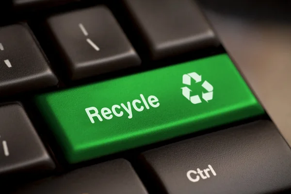 Recycle symbol on a Computer keyboard — Stock Photo, Image