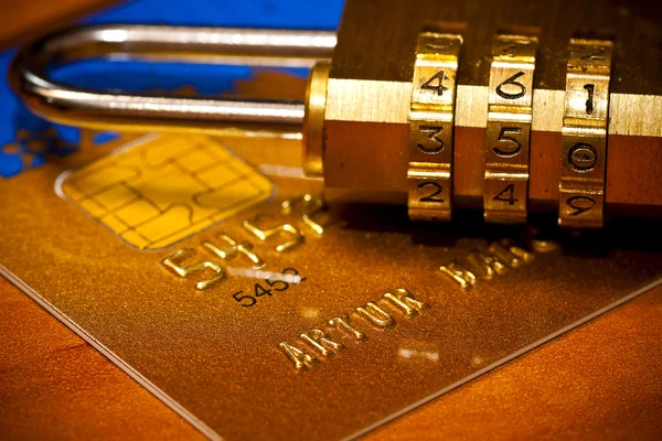 Karta kredytowa bezpieczeństwa — Zdjęcie stockowe
