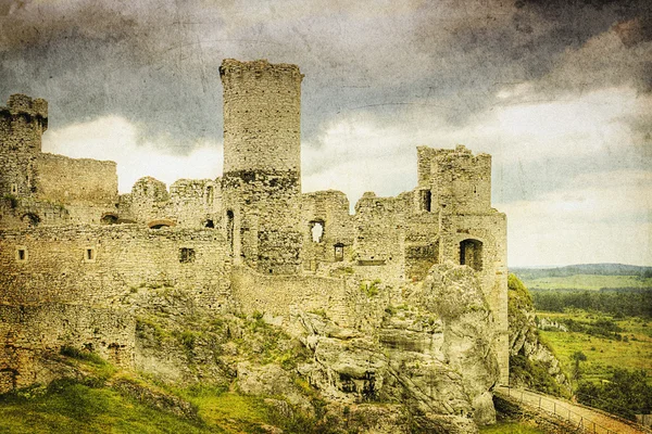 Zříceniny starého hradu v Polsku v Evropě — Stock fotografie