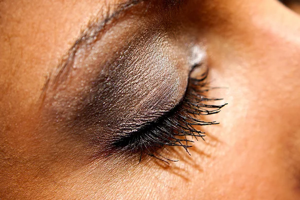 Женский макияж глаз — стоковое фото