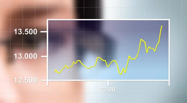 Observando o gráfico — Fotografia de Stock