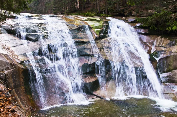 Mumlawskij-Wasserfall — Stockfoto