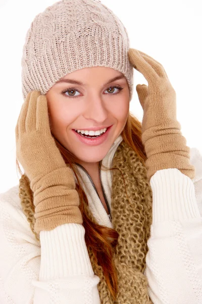 Mooie vrouw dragen van warme winter kleding — Stockfoto